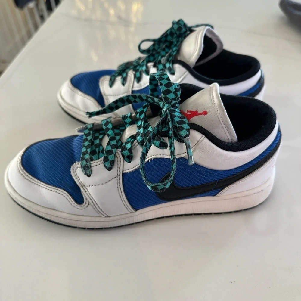 Nike Air Jordan 1 Low SE Big Kids' Shoes size 4.5 royal blue Jade